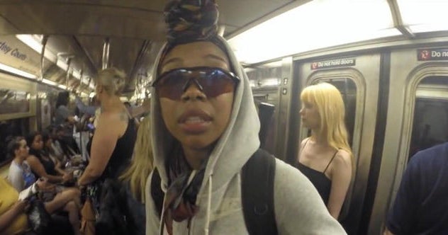 Brandy goes unrecognized singing on NYC subway - CBS News