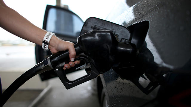 moneywatch-gasprices-428762-640x360.jpg 