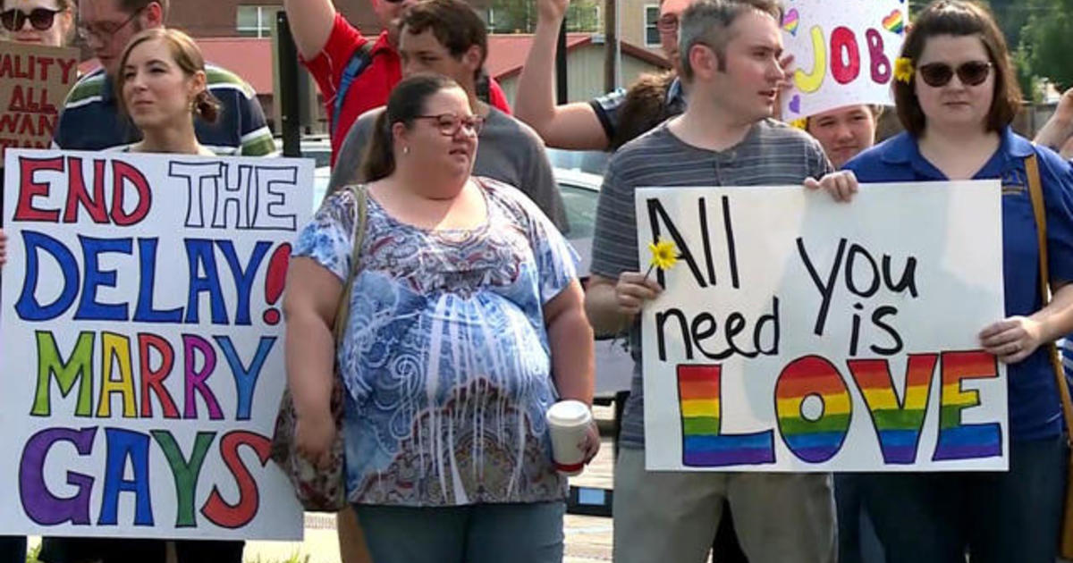 Kentucky Ordered To Issue Same Sex Marriage Licenses Cbs News 8164