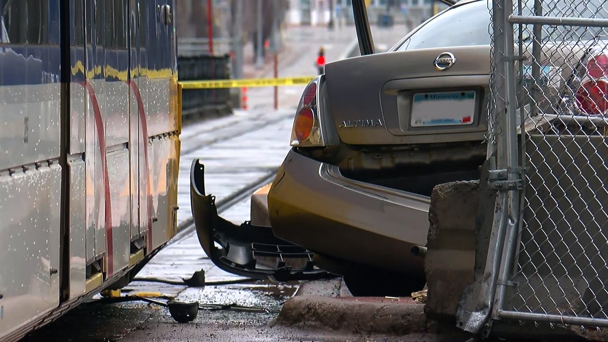 1 Hurt In Downtown Minneapolis Car Vs. LRT Crash - CBS Minnesota