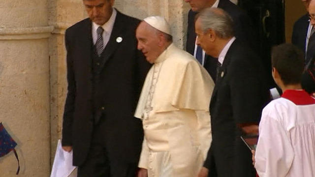 cbsn-preppingthepope-0921-447060-640x360.jpg 