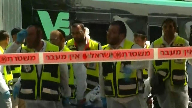 cbsn-stabbings-israel-455982-640x360.jpg 