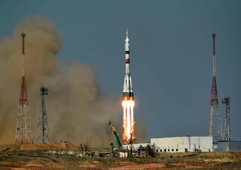 040921-launch2.jpg 