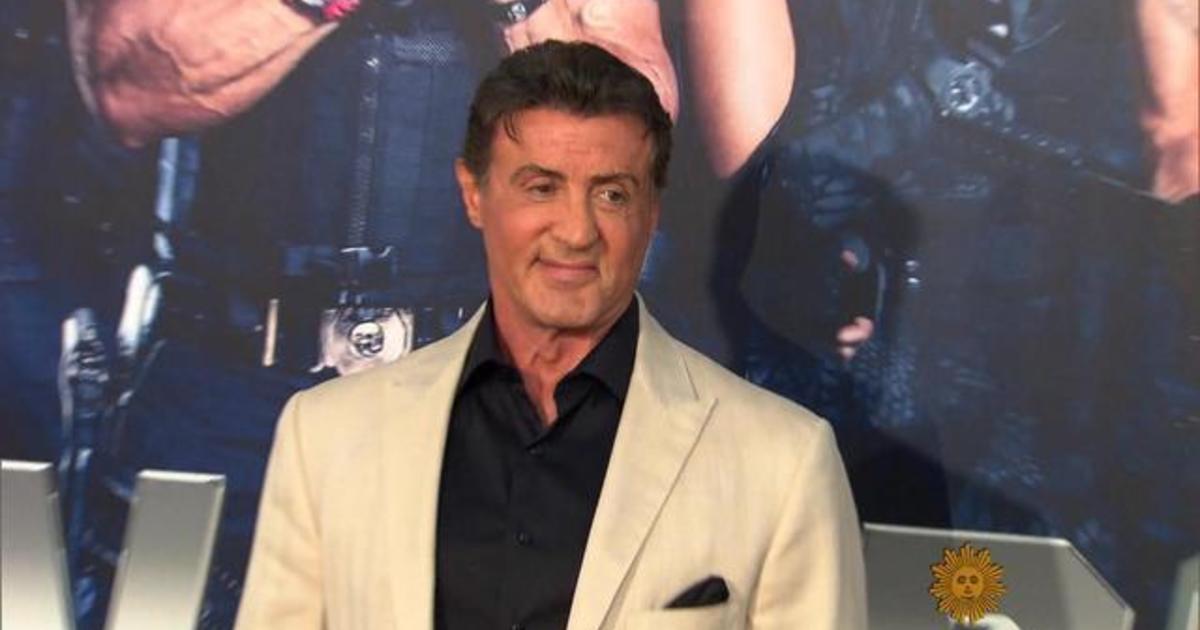 Stallone surprises fans with visit to iconic 'Rocky' statue