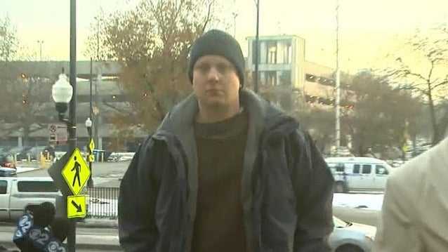 cbsn-1125-officercharged-470582-640x360.jpg 