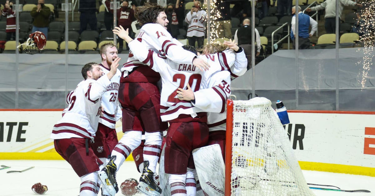 UMass Men's Ice Hockey Wins 1st National Title, Beating St. Cloud State ...