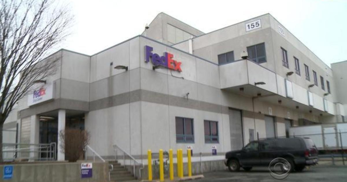 FedEx Customers Furious Over Late Christmas Deliveries - CBS News