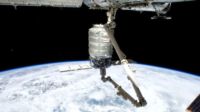 cbsn-setting-fire-0317-500012-640x360.jpg 