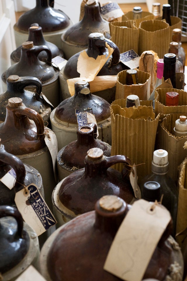DAVID BREWSTER • dbrewster@startribune.com Thursday 09/10/10 Minneapolis Mary Shanesy moved into her new Minneapolis home last week and got right to putting in central air. Workers found quite the surprise when they opened up a knee wall on the 3