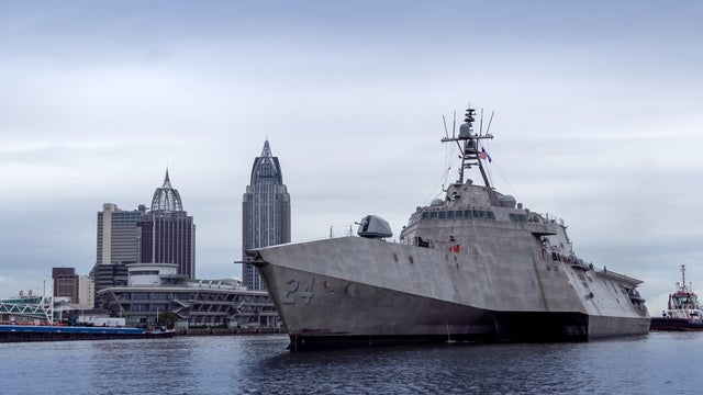 USSOAKLAND-01.jpeg 