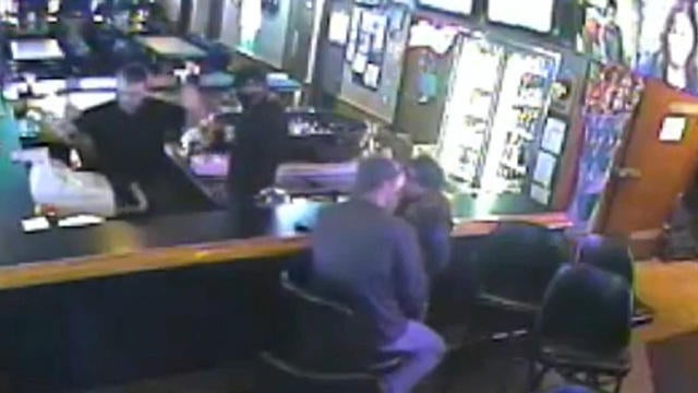 cbsn-0413-barrobbersmakeout-507056-640x360.jpg 