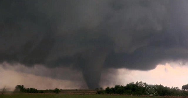 Severe weather sweeps through Southern Plains - CBS News