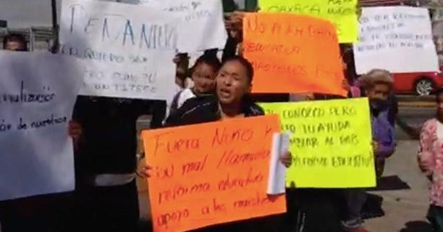 Todo en Uno: Alumnos de primaria marchan para apoyar maestros - CBS News