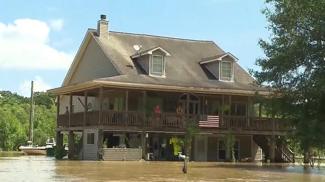 0821-cbsn-historicfloodrecovery-1110138-640x360.jpg 