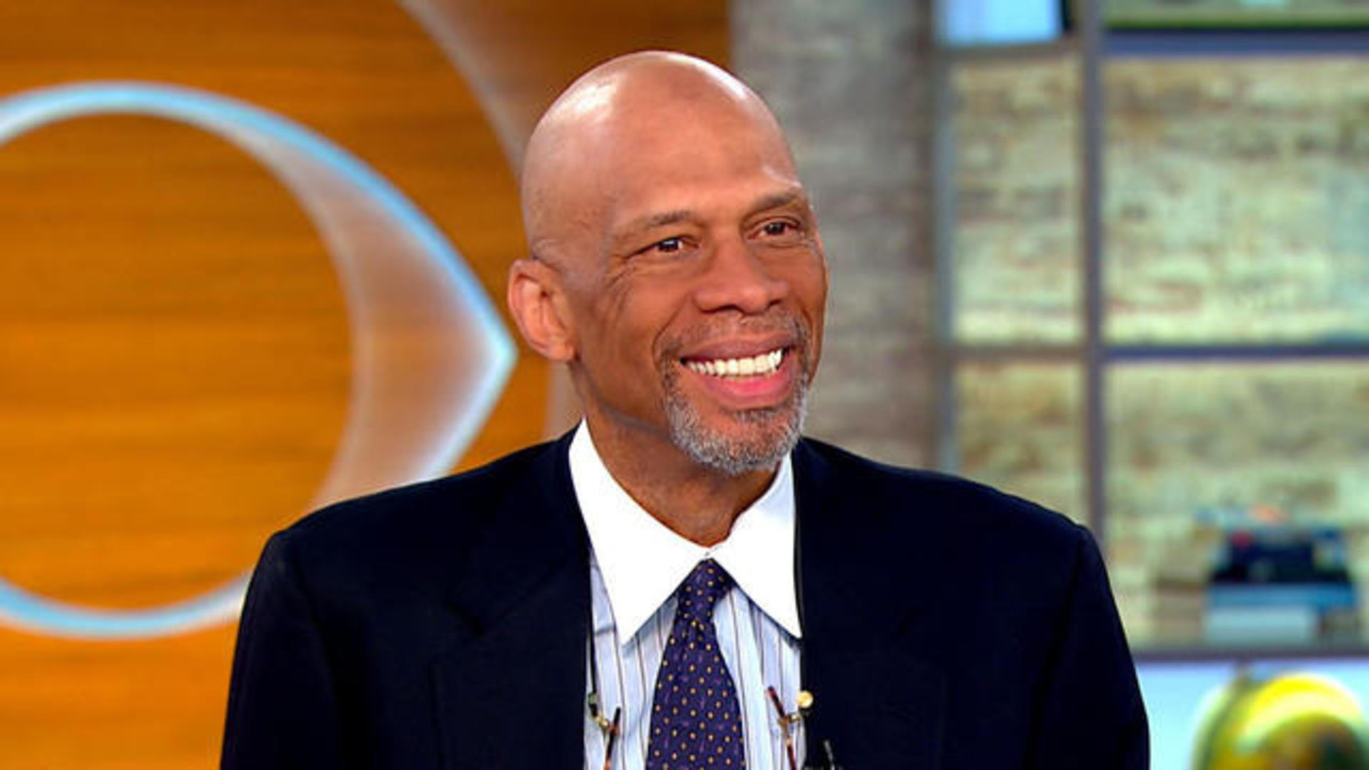 Kareem Abdul-Jabbar Slaps Will Smith With 4 Word Truth for