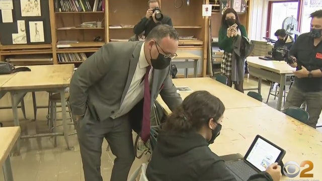 Miguel-Cardona.jpg 