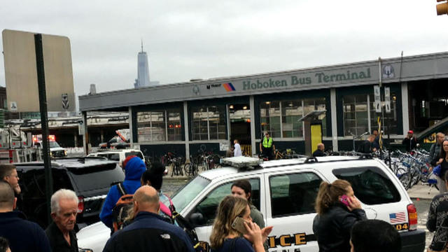 0929-cbsn-traincrashrecovery-1137095-640x360.jpg 