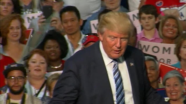 1015-cbsn-efc-trumpteleprompter-1151675-640x360.jpg 