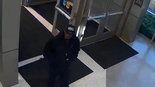 1121-cbsn-manhunt-1184545-640x360.jpg 