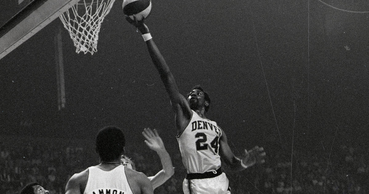 spencer haywood #24 goes to the rafters., SEATTLE - FEBRUAR…