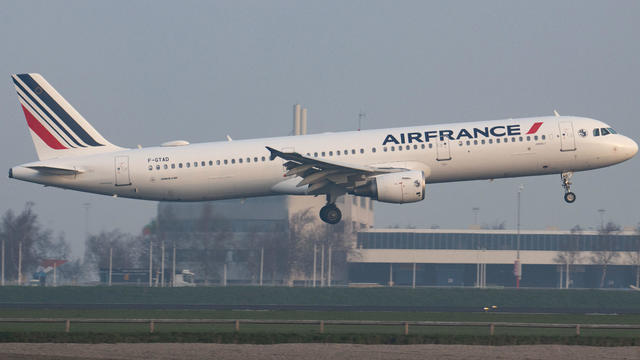 Air France Airbus A321 Landing 