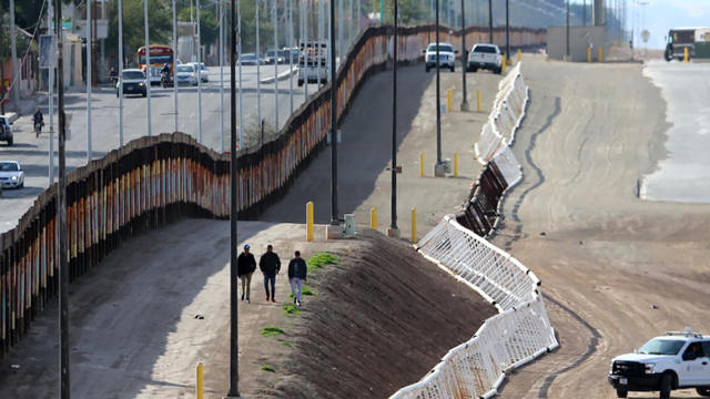 cbsn-fusion-dhs-outlines-stricter-border-guidelines-thumbnail-1255471-640x360.jpg 