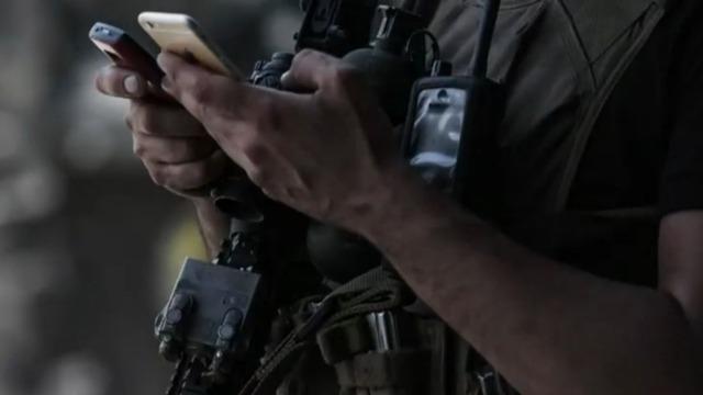cbsn-fusion-wsj-the-ease-of-tracking-mobile-phones-of-us-soldiers-thumbnail-702868-640x360.jpg 