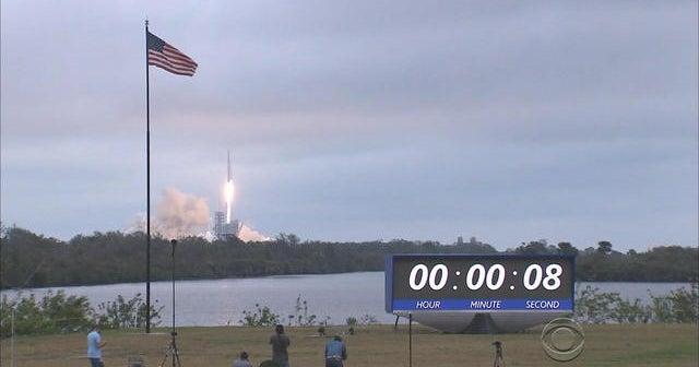 Manned flight could be on the horizon for SpaceX - CBS News