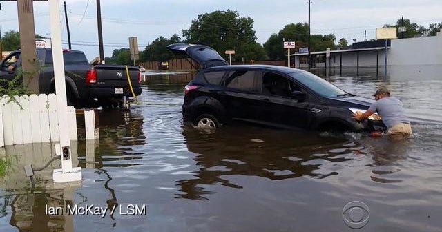 Flash Flooding Threatens Homes Roads In Texas Cbs News Flash Flooding Threatens Homes Roads In Texas Cbs News