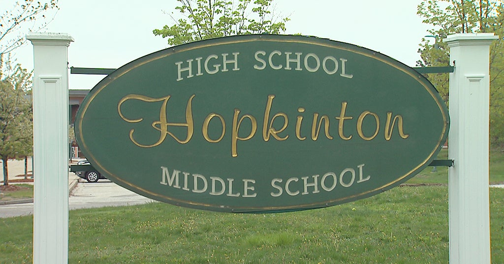 Hopkinton Police take toy gun that resembles a real weapon from students on school bus Hopkinton Police take toy gun that resembles a real weapon from students on school bus