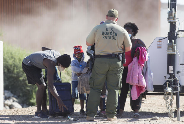 Asylum seekers cross the Arizona border 