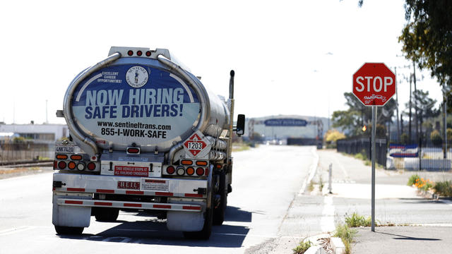 Now hiring truck drivers sign 