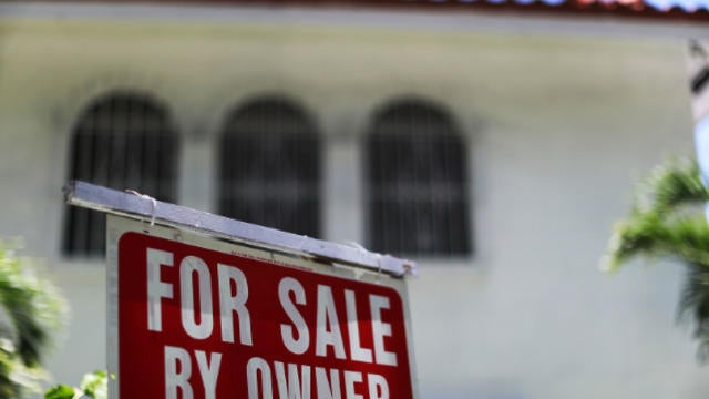 cbsn-fusion-moneywatch-covids-toll-on-the-us-economy-is-impacting-the-housing-market-shortage-of-homes-for-sale-boosts-up-prices-nationwide-thumbnail-711665-640x360.jpg 