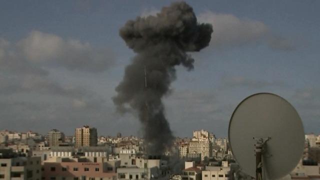 cbsn-fusion-israeli-strikes-gaza-in-deadliest-single-attack-of-clashes-record-number-of-hamas-rocket-attacks-thumbnail-716595-640x360.jpg 