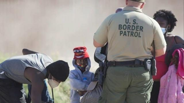 cbsn-fusion-us-to-allow-up-to-250-asylum-seekers-into-the-country-per-day-thumbnail-717775-640x360.jpg 