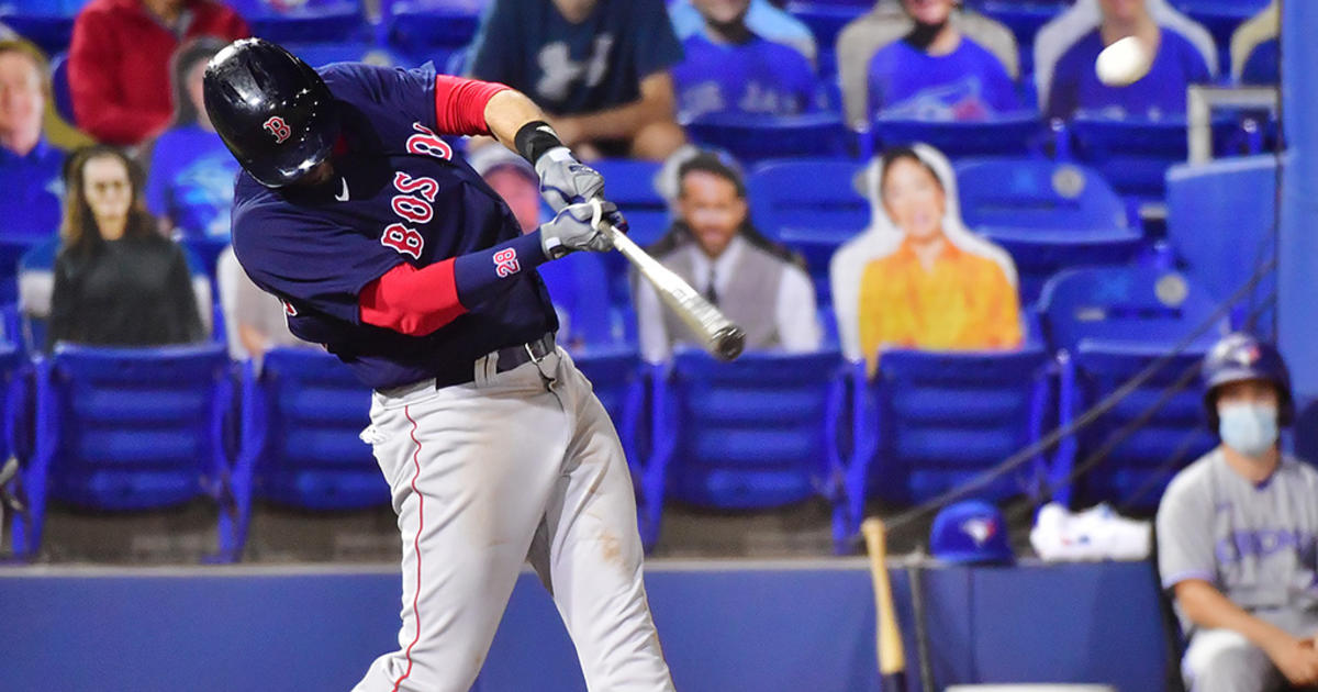 Red Sox beat Blue Jays on J.D. Martinez's homer with two outs in the ninth