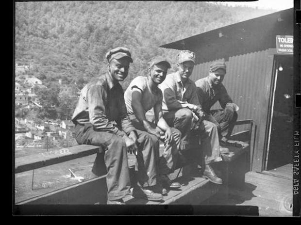 archive-coal-miners.jpg 