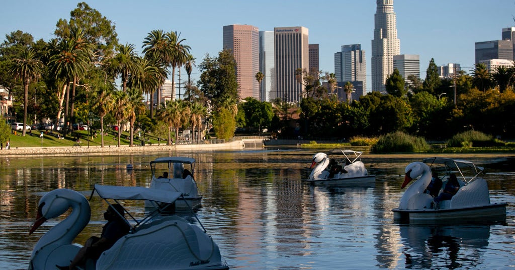Swan Boats Available For Rent When Echo Park Reopens Wednesday CBS
