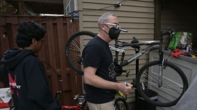 cbsn-fusion-virginia-pastor-turns-one-stolen-bike-into-hundreds-of-free-fixed-up-bikes-to-help-his-community-thumbnail-724203-640x360.jpg 