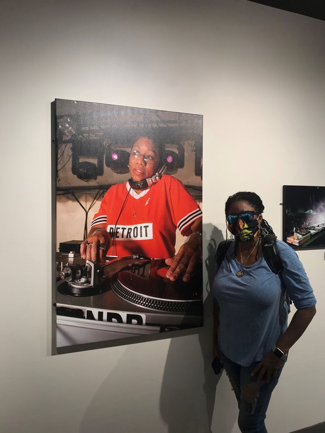 2000_2020_DJ Stacey Hotwaxx Hale with her photo 