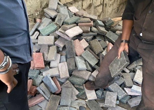plastic-bricks-kenya.jpg
