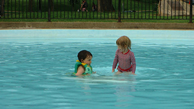 Kids-Playing-In-Minneapolis-Park-Wading-Pool.jpg 