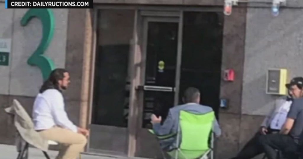 Connecticut Lawmakers Warned About Excessive Drinking While In Session(01)