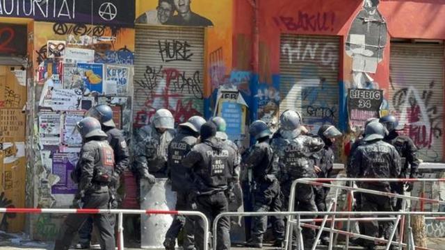 cbsn-fusion-worldview-60-officers-hurt-in-berlin-police-squatters-clash-japan-to-ease-covid-restrictions-thumbnail-736153-640x360.jpg 