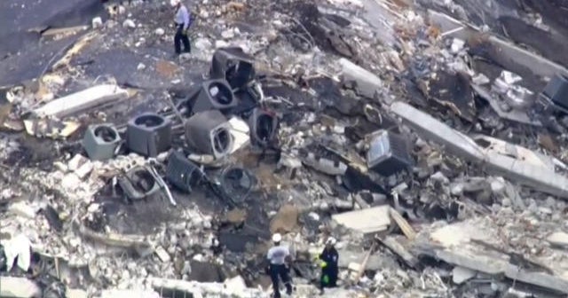 Rescuers scour rubble for survivors of Florida condo collapse - CBS News