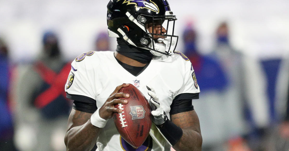 'Eyebrows Raised' As Lamar Jackson & His Mother Reportedly Negotiating