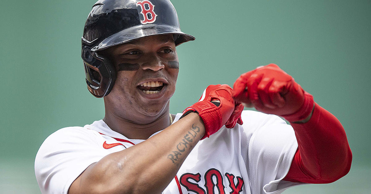Alex Cora makes cryptic remark about Rafael Devers' health