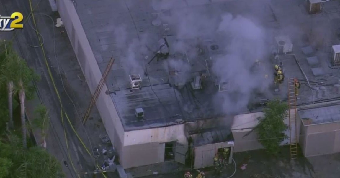 Crews Battle Strip Mall Fire In Canoga Park - CBS Los Angeles