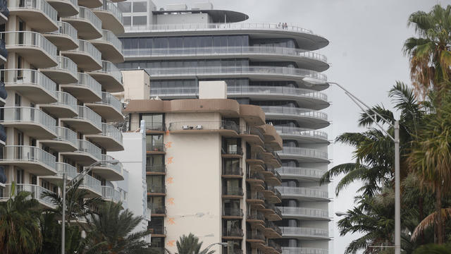 Condo Collapse in Surfside Florida near Miami 