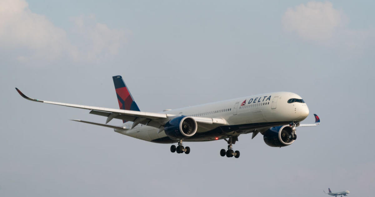 delta-american-airlines-waiving-change-fees-for-flights-delayed-by